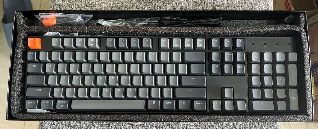 出一个京东京造k10茶轴104键盘