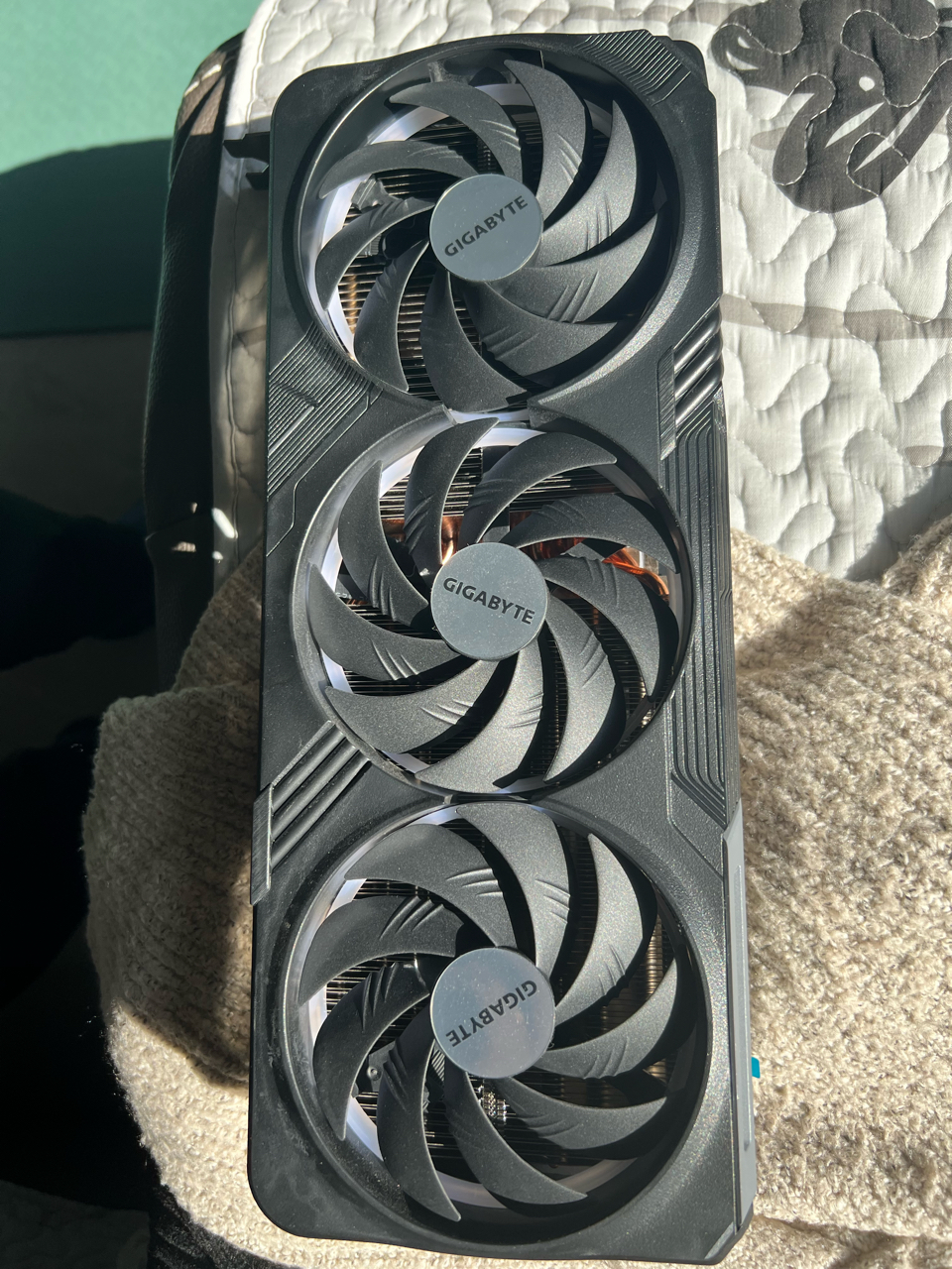 技嘉魔鹰4090gamingoc12600