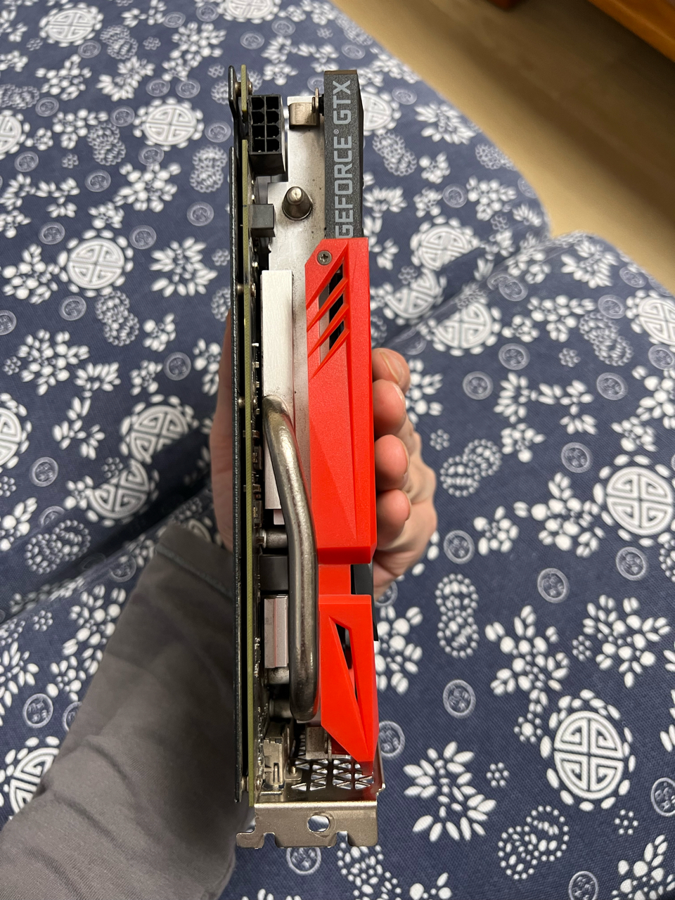 七彩虹战斧1660s650元