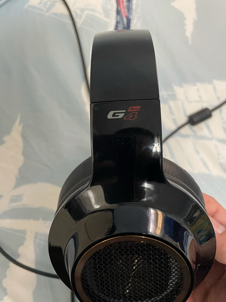 出一个漫步者g4pro耳机