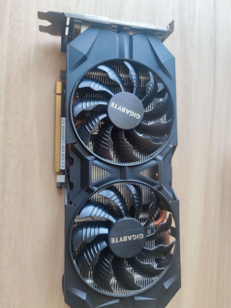 技嘉gtx9602g显卡图片