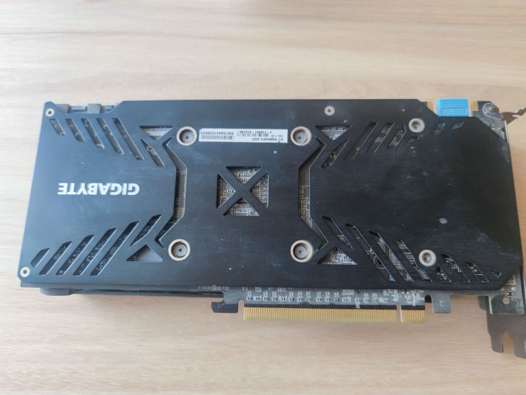 出一张技嘉9604g显卡330