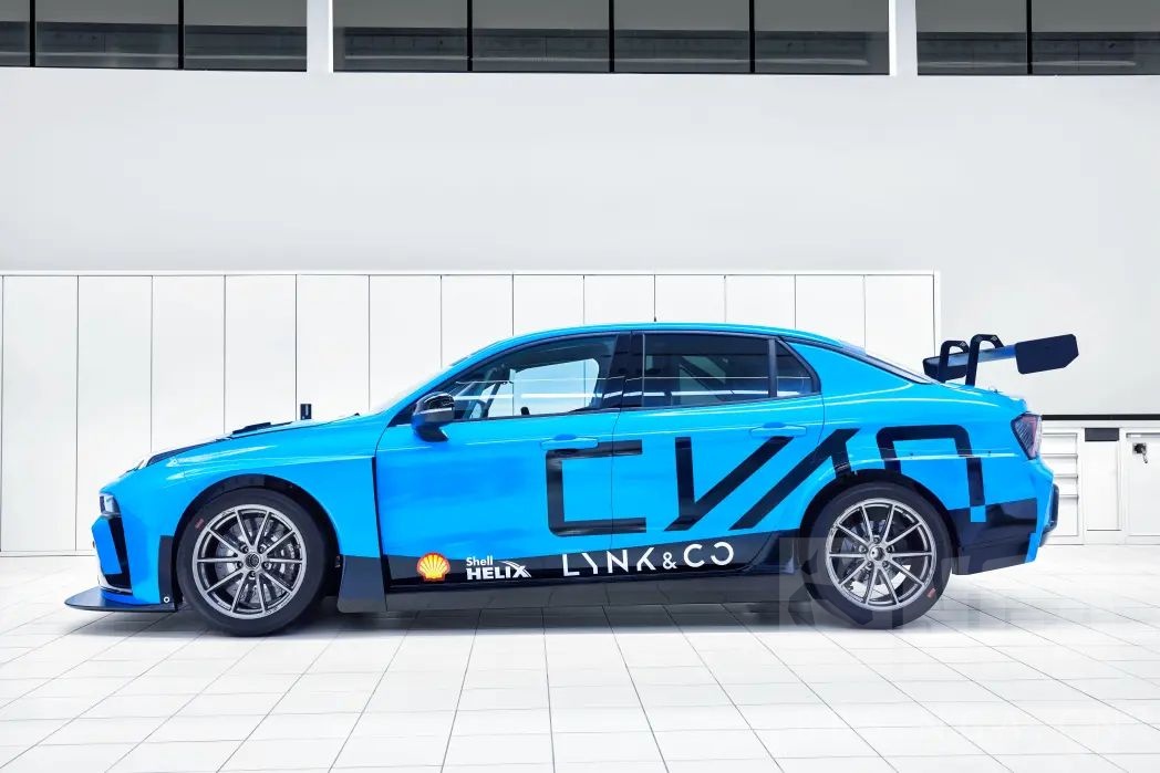 国产品牌资讯cyanracing发布新一代领克03tcr涂装