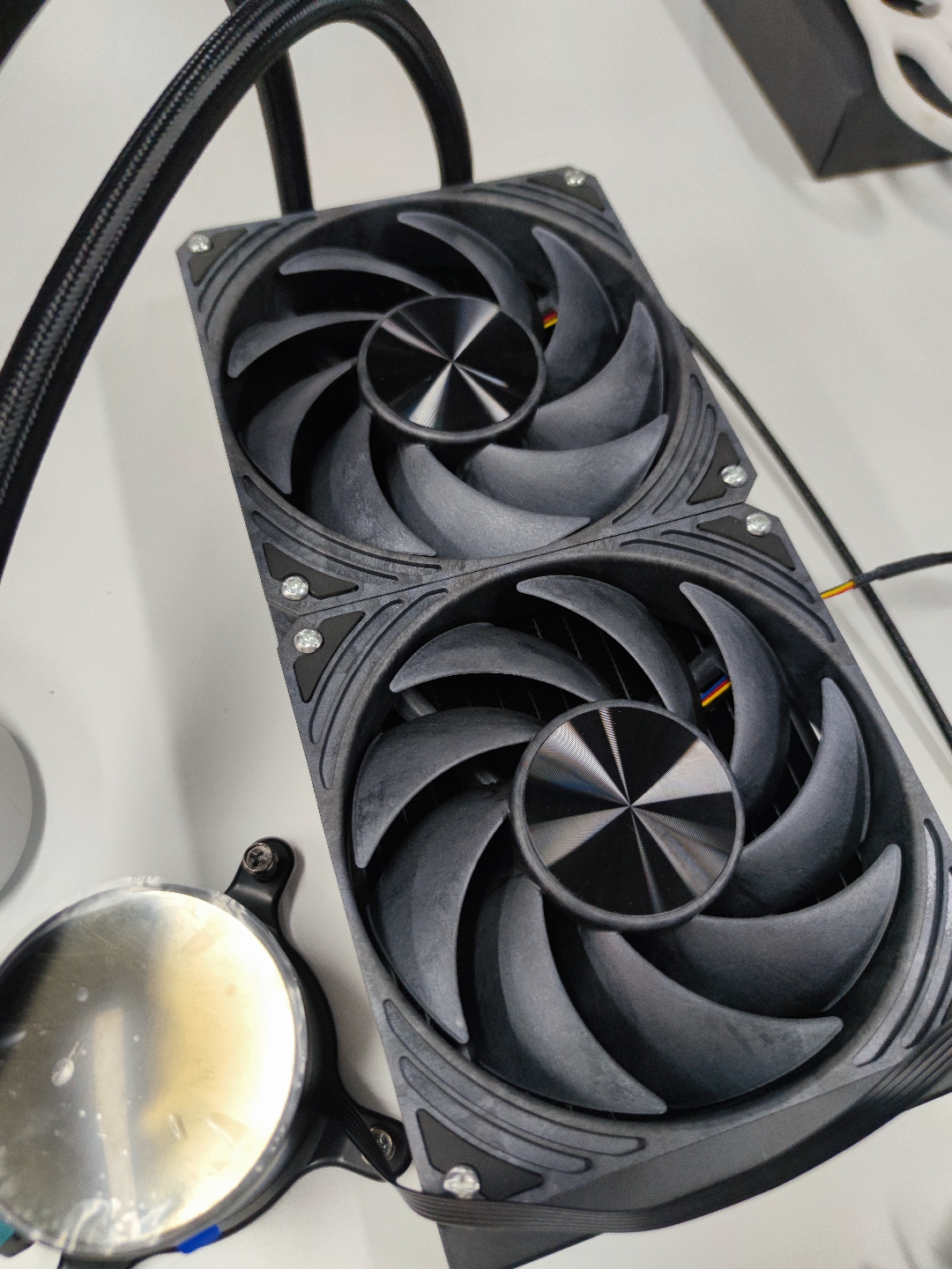 硬件产品讨论雅俊280水冷和14cm风扇