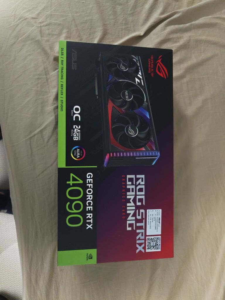 出全新华硕4090oc黑白猛禽各一张