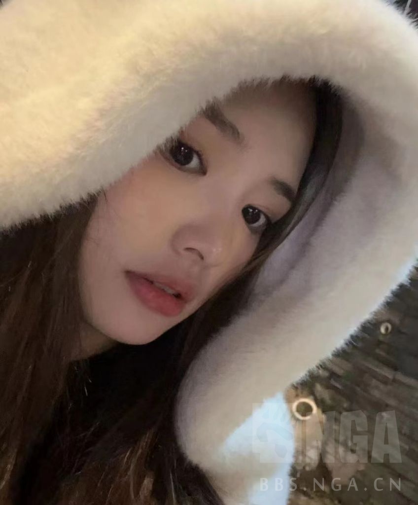 网友发了张自拍照不知道是不是网图