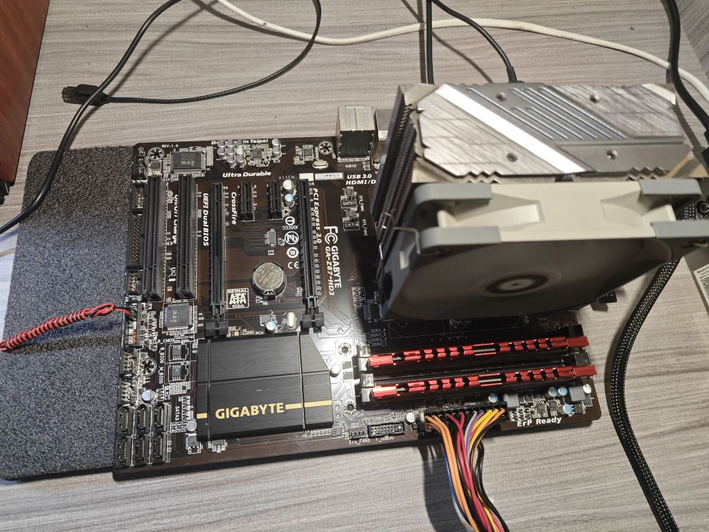 刚刚帮朋友拆的吃灰老机器技嘉z874590影驰750ti大钢牙4x2