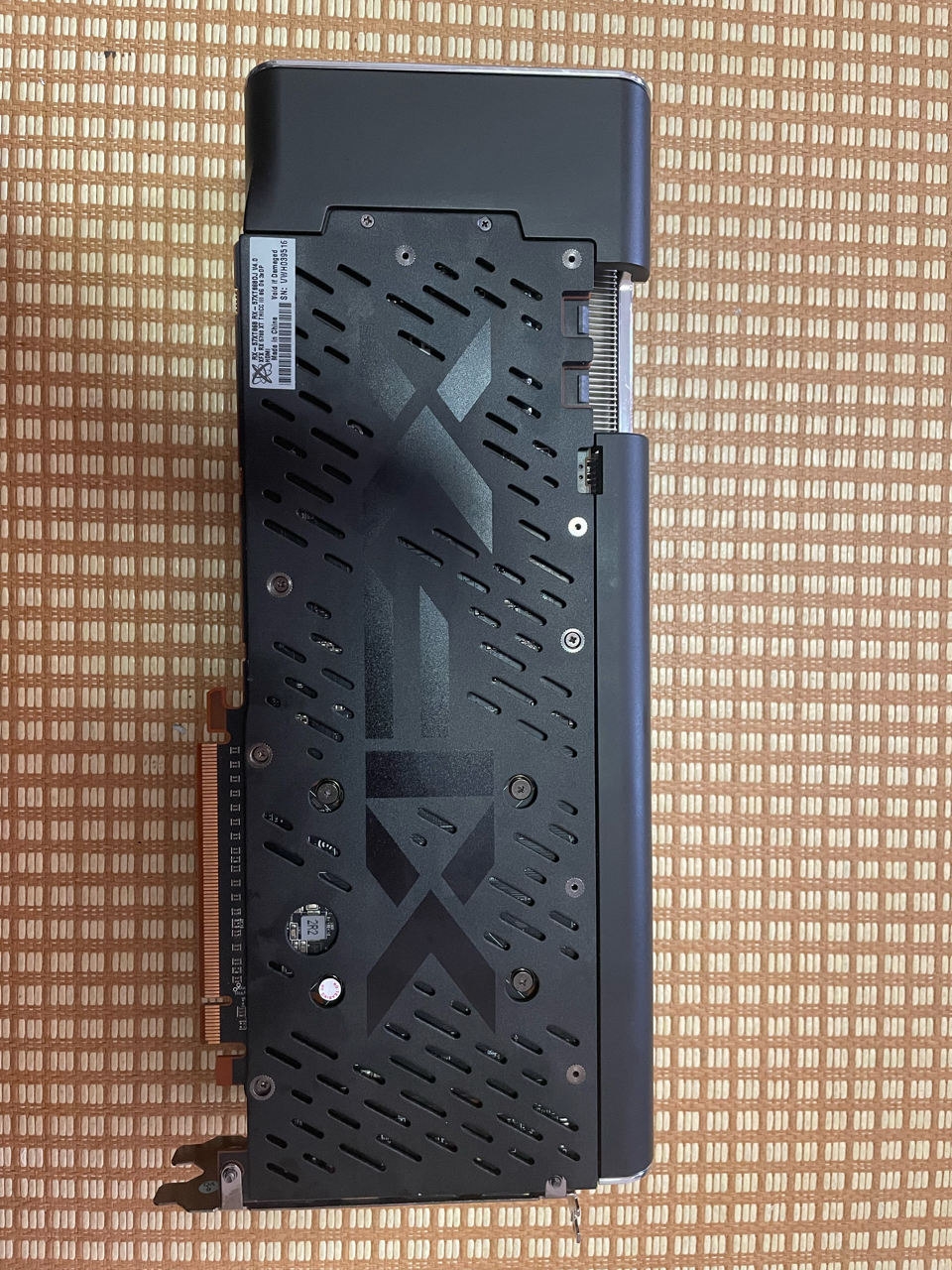 讯景5700xt三风扇海外版顶级旗舰卡不做解释默认矿成色非常好箱说全省