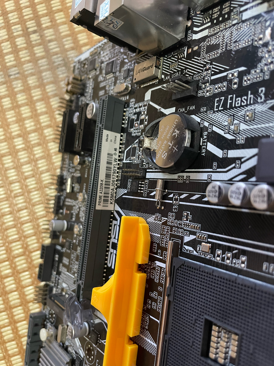 已出,这老主板有人要吗,有人要就上鱼,华硕a320m-k,省流155包邮