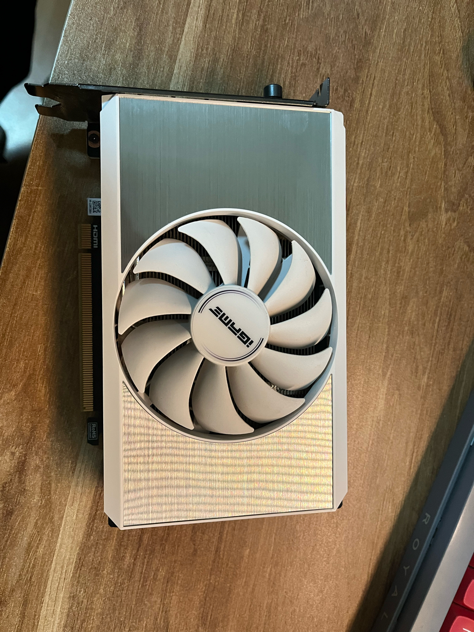 显卡2549出一张七彩虹3060timini短卡