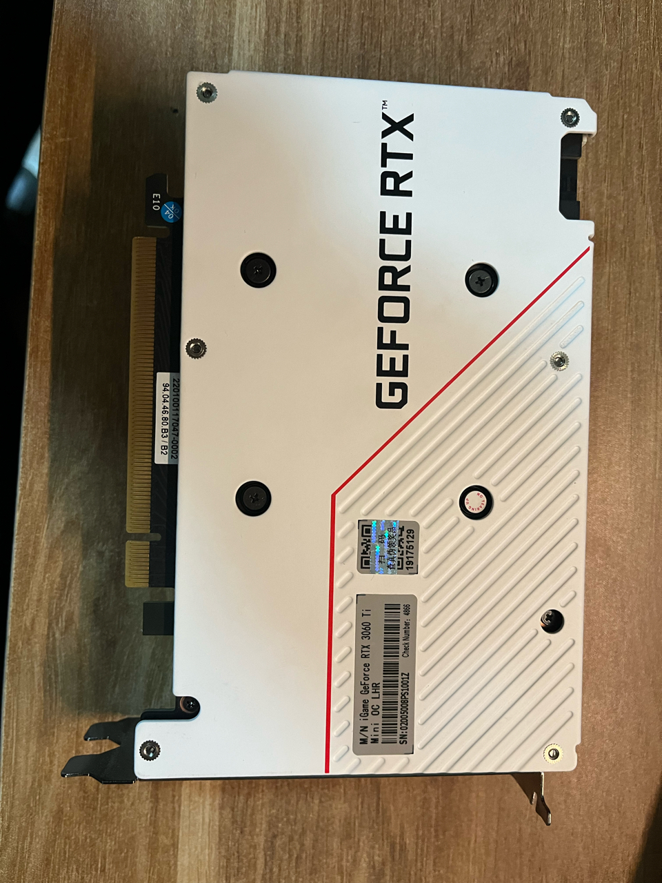 显卡2549出一张七彩虹3060timini短卡