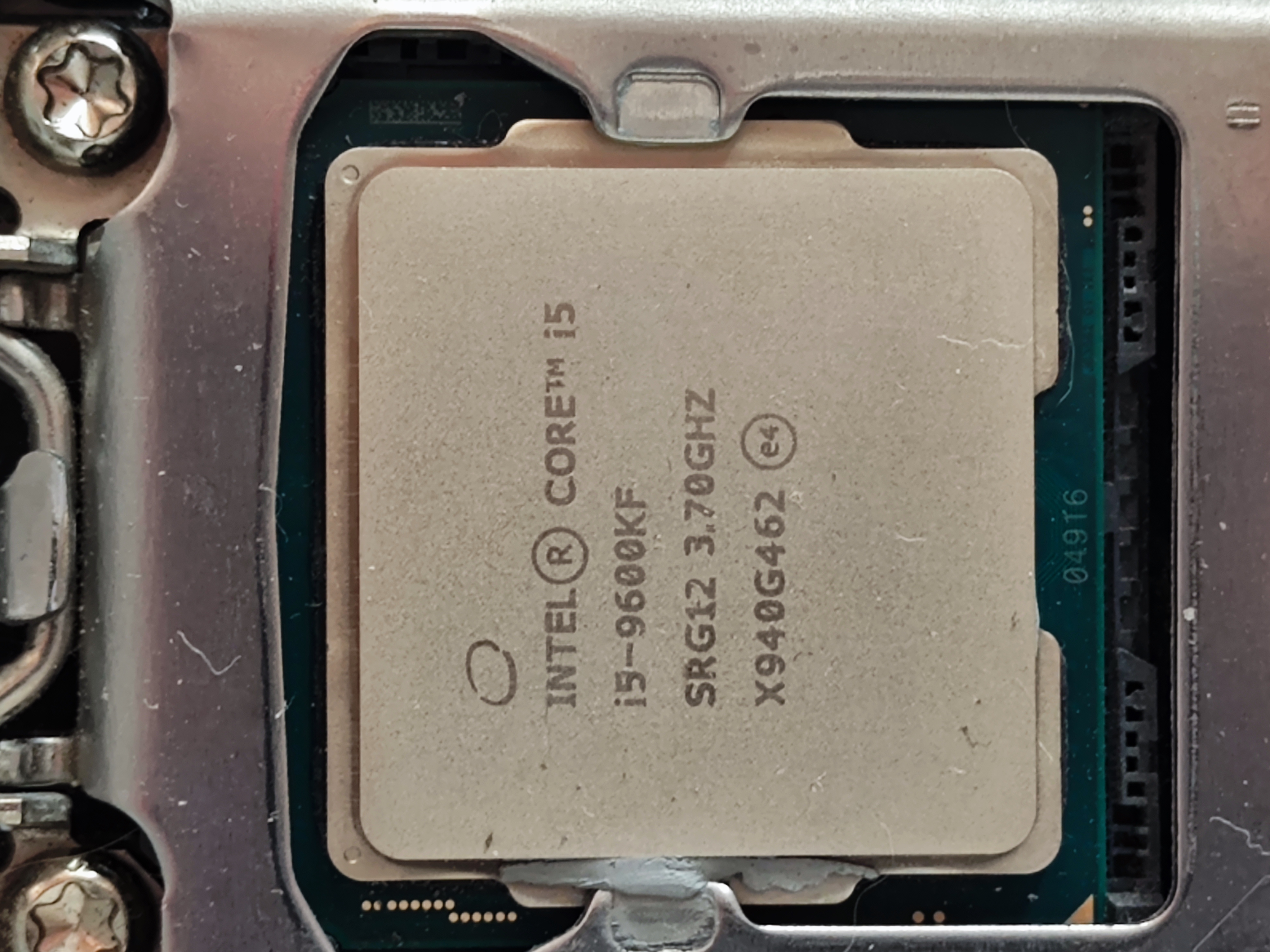 1030包邮出9600kf 华硕z370-a c9bkv 8gx2 d4 3600(最好广州本地)