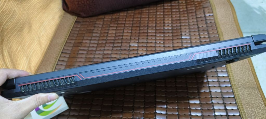 因为升级配置了.出个自用游戏笔记本.微星gp72mvr