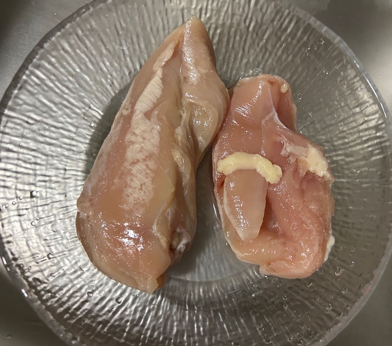 鸡胸肉这样是坏了吗