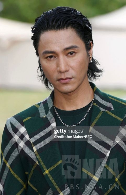 陈坤和黄晓明最新的现场照片谁赢了