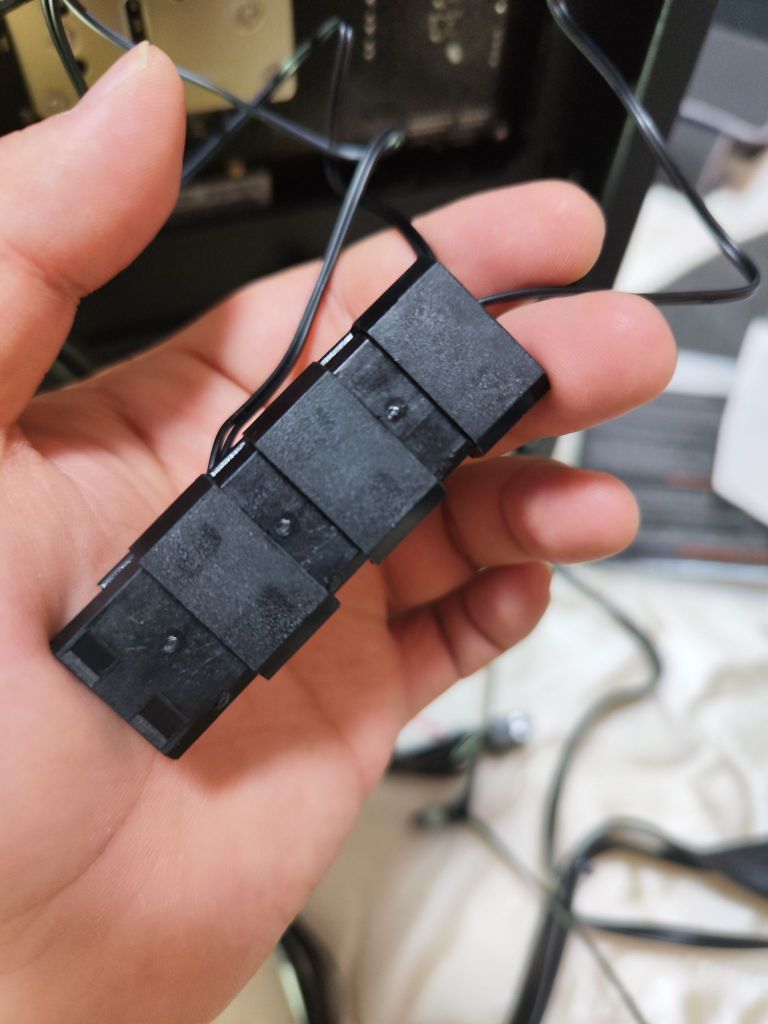 大4d风扇串联是这样串的吗