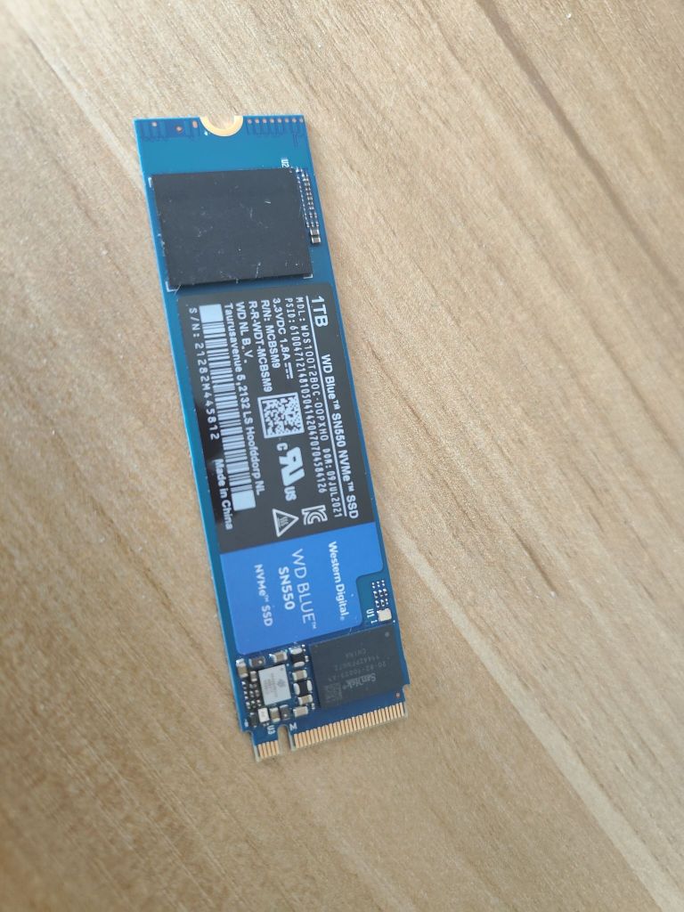 出个二手固态西数sn550310包普快