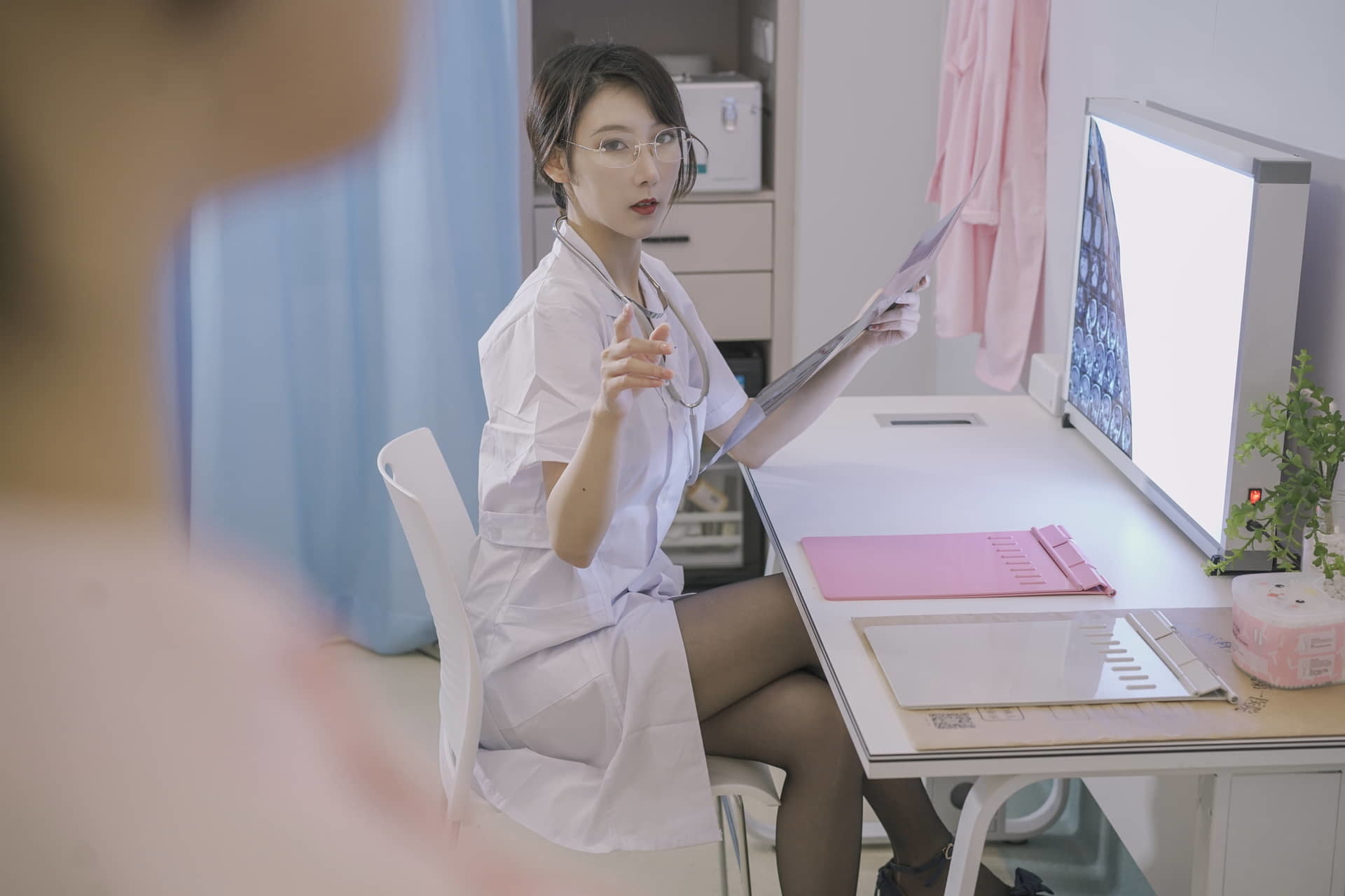 cos搬运d云溪溪奶桃n47医护