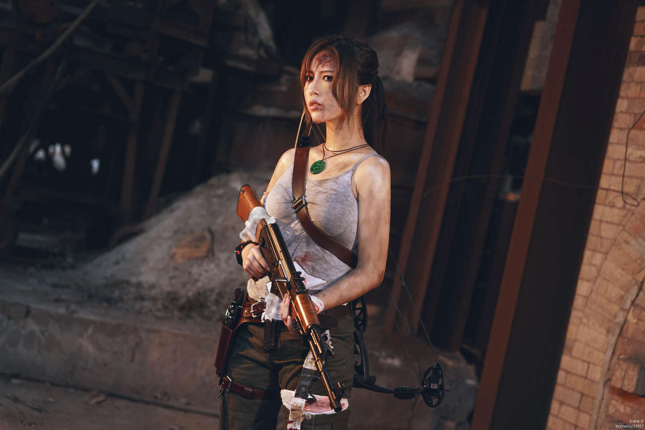 正经cos古墓丽影劳拉