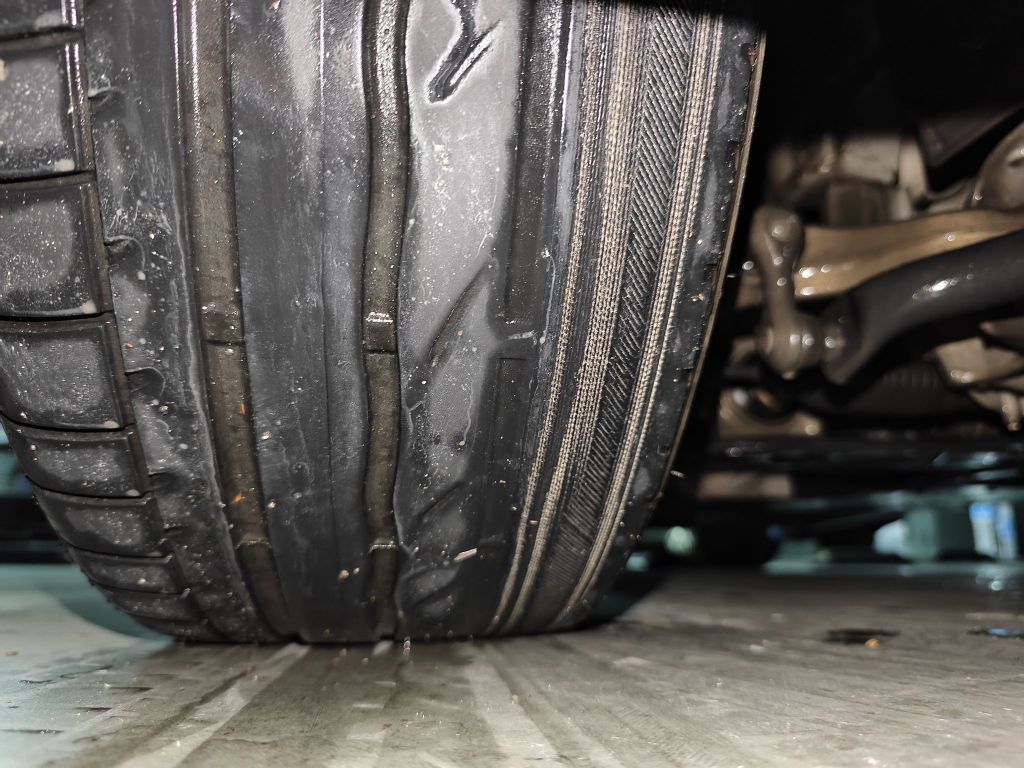 问下这个轮胎磨损情况是否必须马上去换的程度