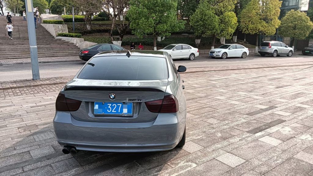 xdm宝马327i是什么版本啊