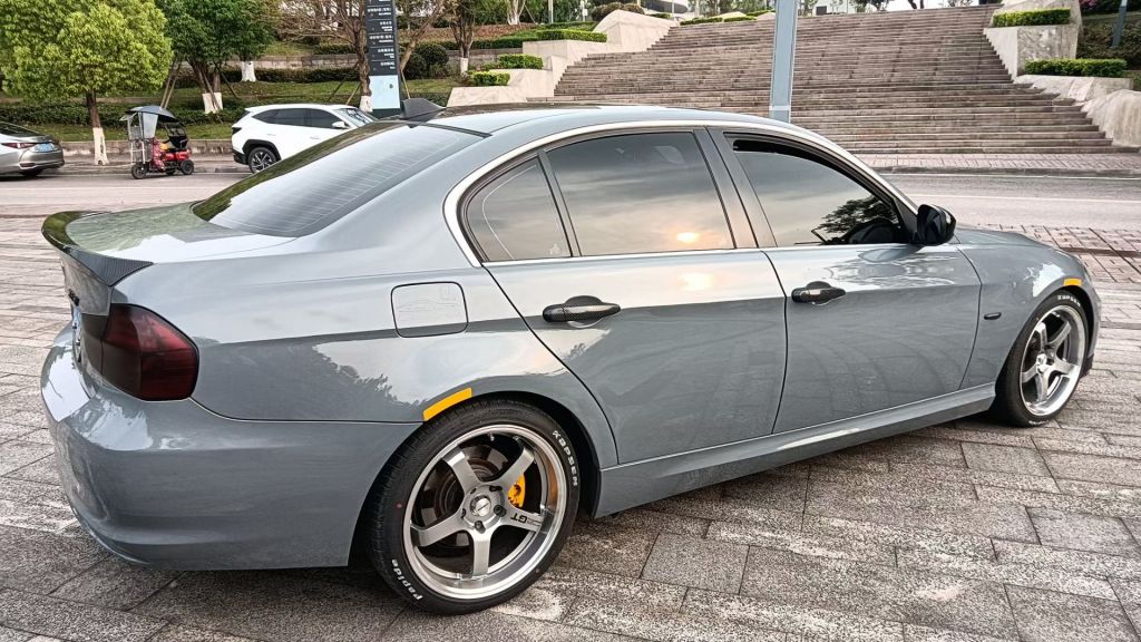 xdm宝马327i是什么版本啊