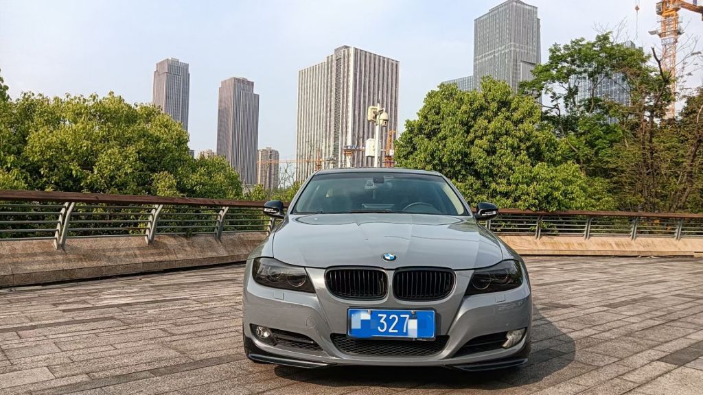 xdm宝马327i是什么版本啊