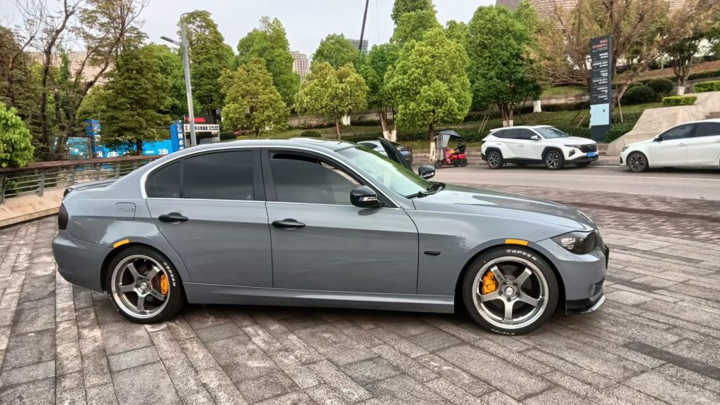 xdm宝马327i是什么版本啊