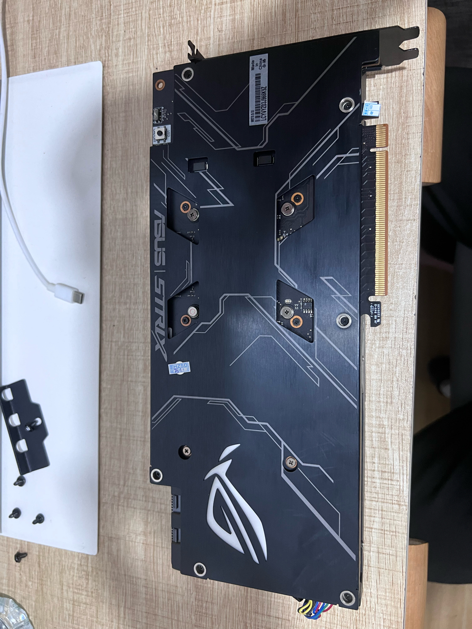 出猛禽5700xt已换相变片和hd90000显存散热