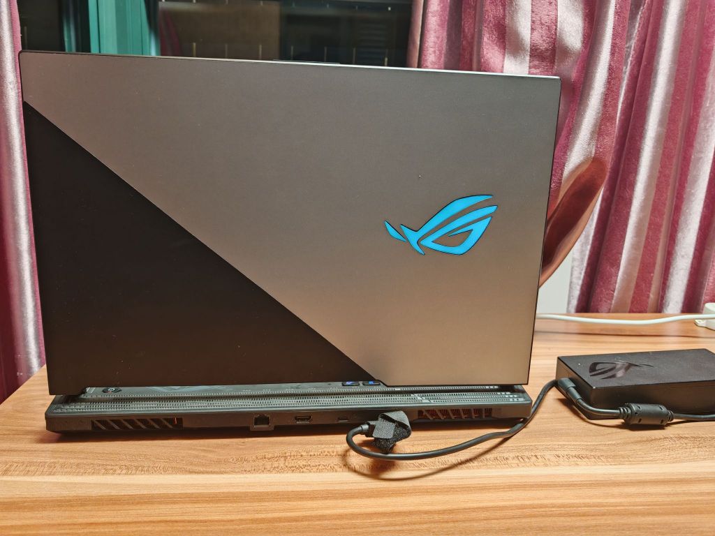 出枪神4p 华硕rog笔记本.10875 2070 16g,成色较好,带箱子全套 nga玩