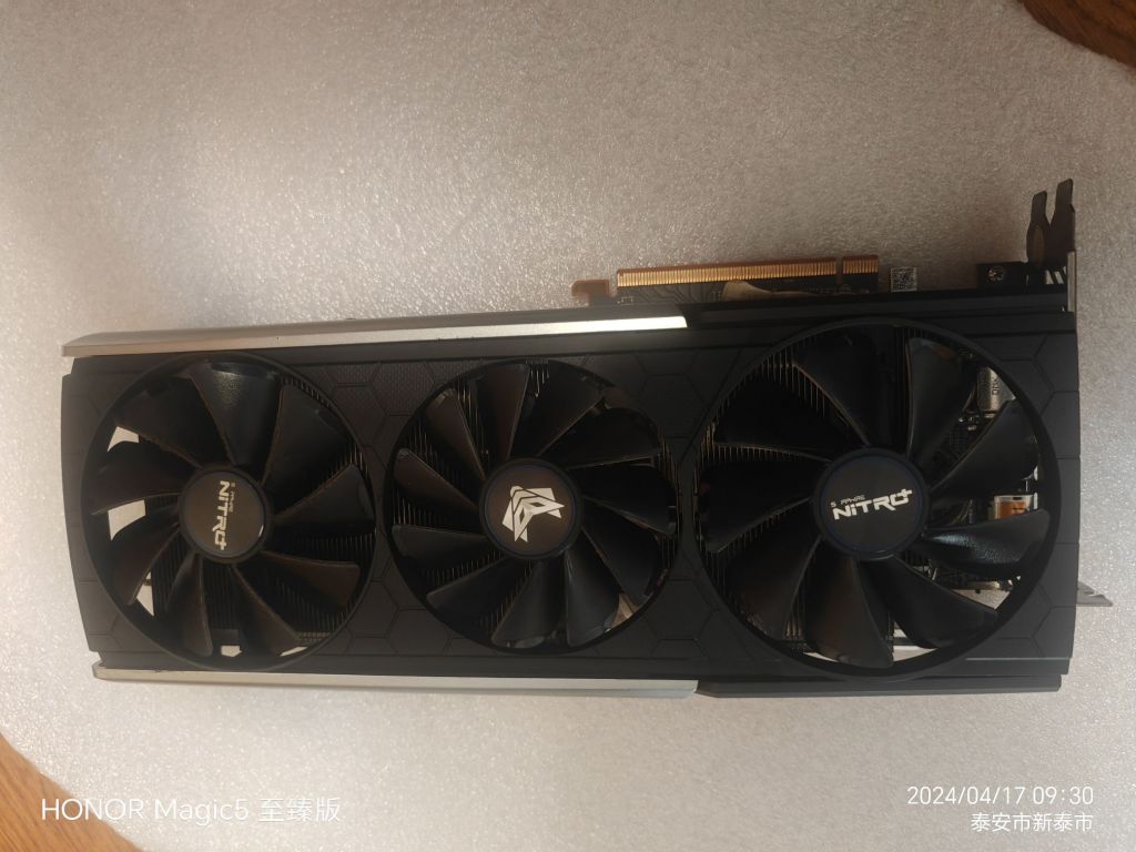 出一张蓝宝石5700xt极光pro