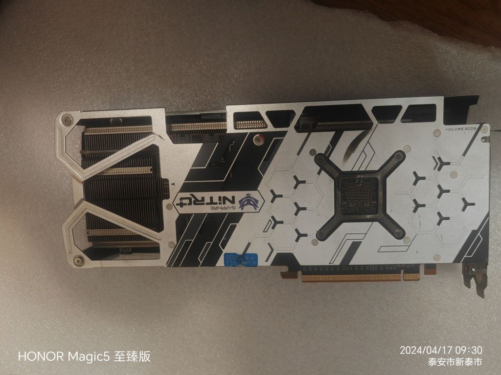 出一张蓝宝石5700xt极光pro