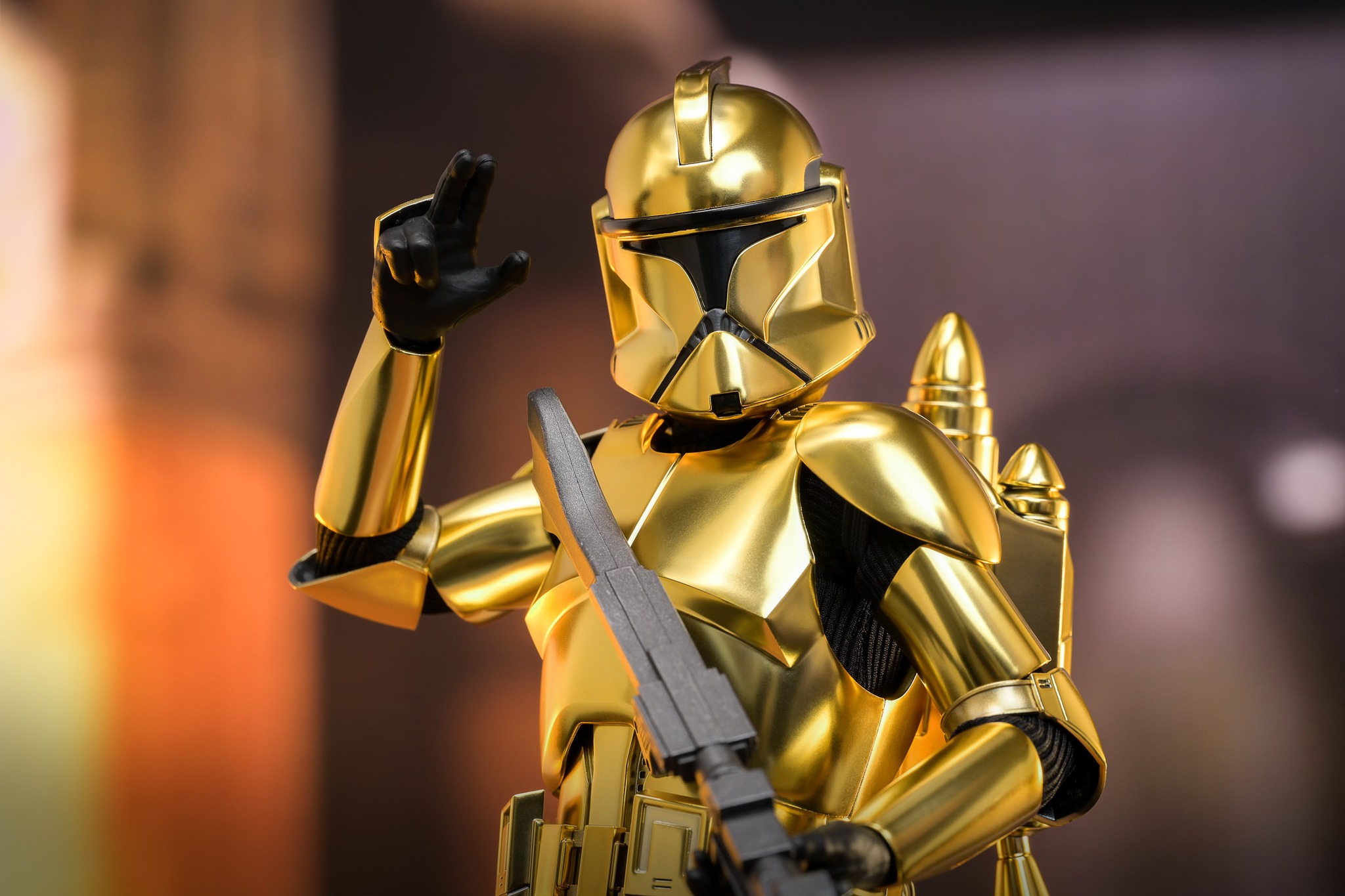 [新闻资讯] hottoys  星球大战前传3:西斯的复仇> 克隆人士兵(金色