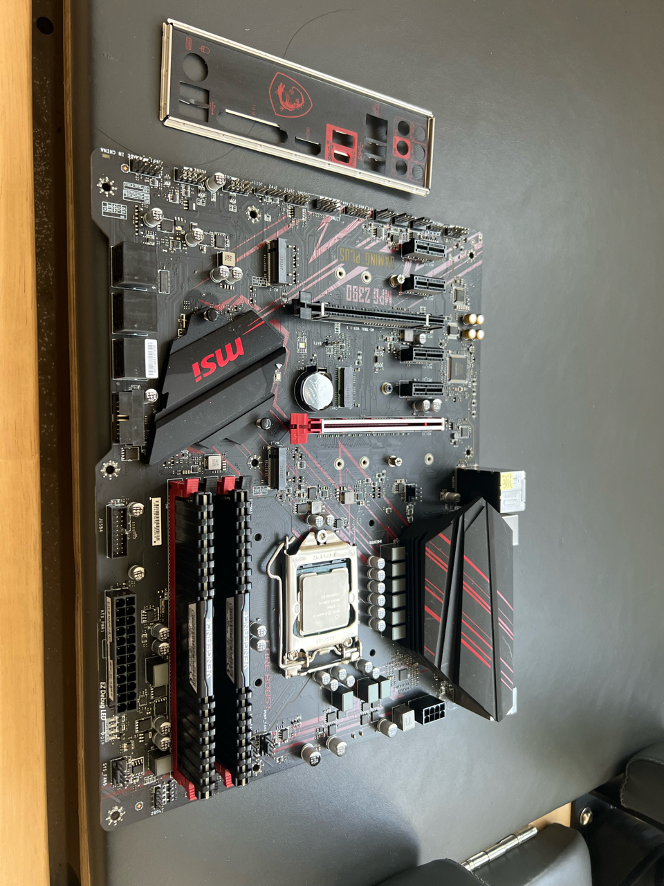 9700k 微星z390 gamingplus自用板u?内存三件套