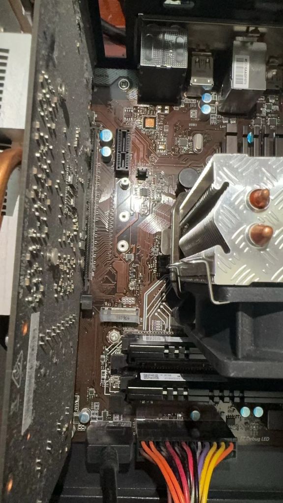 微星z170-a pro  铠侠rc20能上的去吗?