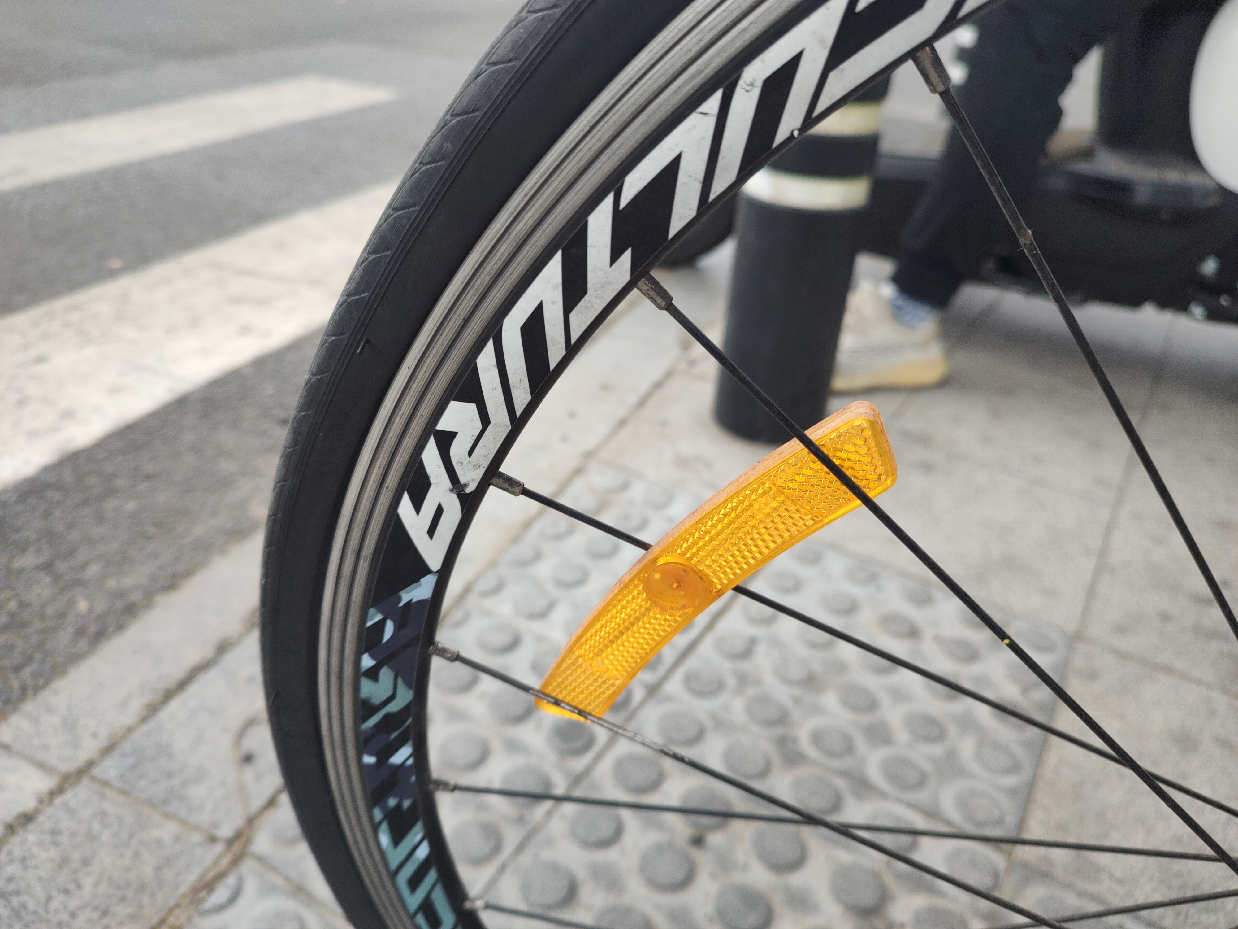 自行车胎有一节不匀称