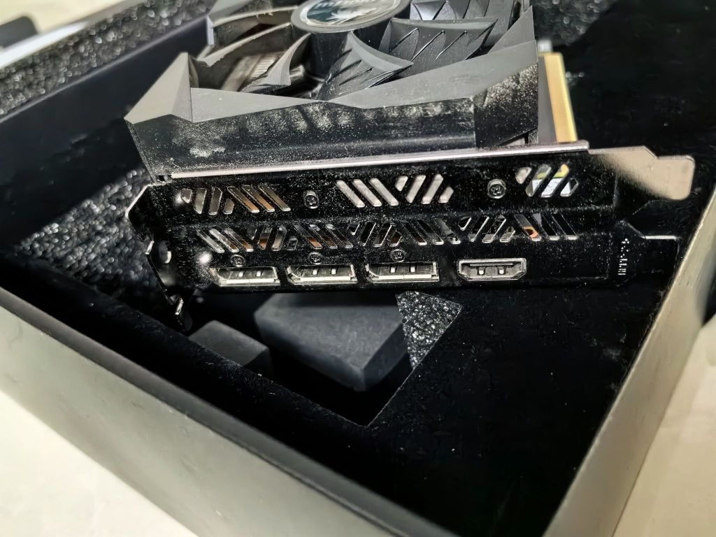 出自用七彩虹3070战斧首发入的