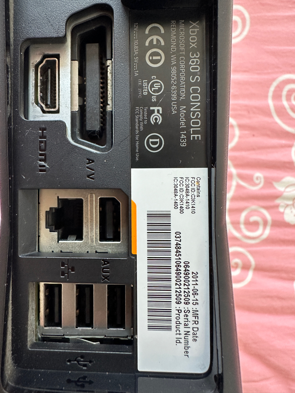 手上有台闲置xbox360想出 大佬们帮忙看看大概能卖多少?