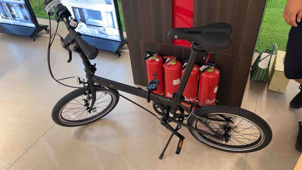 [杂谈闲聊]出一辆9.9新黑色大行p8