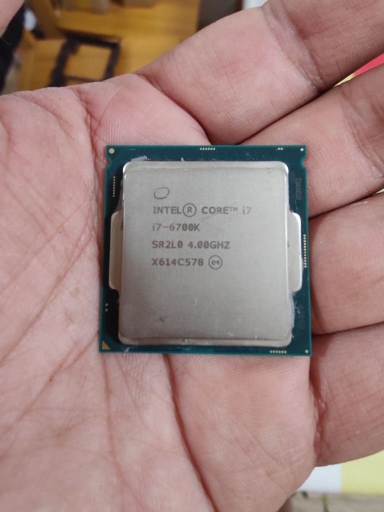 出自用6700k盒装 七彩虹10606g显卡