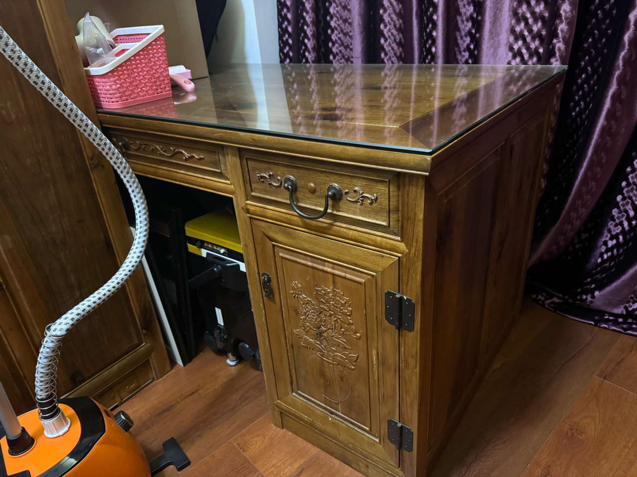 闽南地区出一整套金丝楠木家具