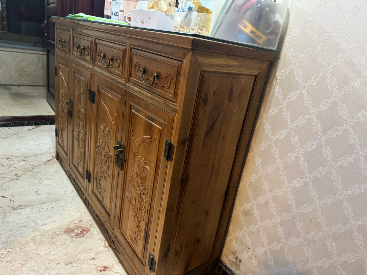 闽南地区出一整套金丝楠木家具