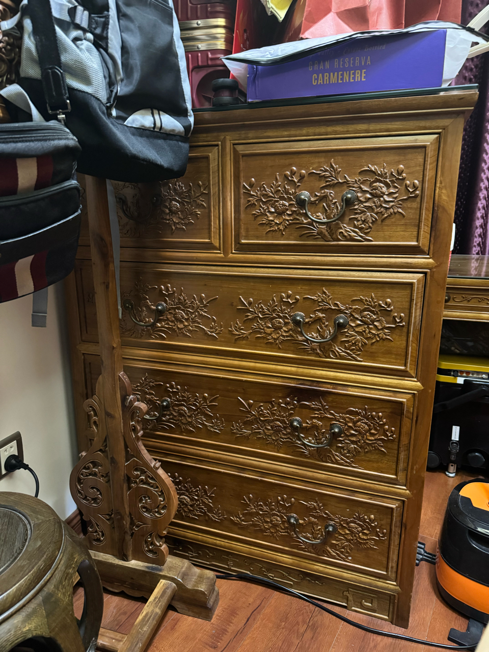 闽南地区出一整套金丝楠木家具