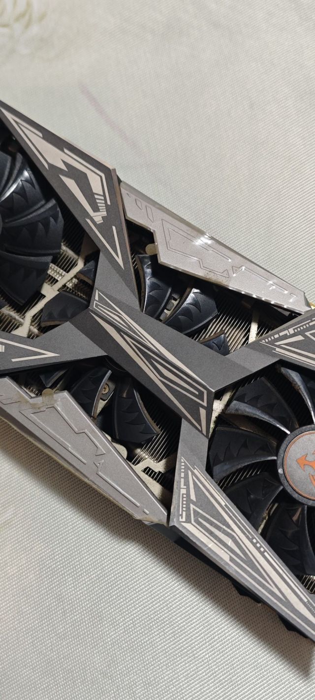 七彩虹1070ti火神,一手自用,换显卡出,膜都还在