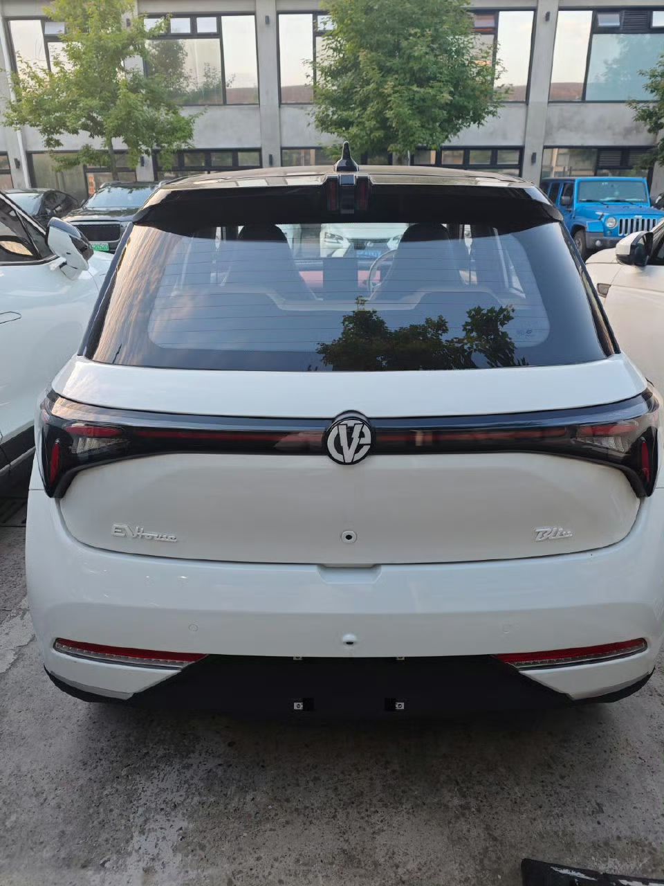 这是什么车呢,国内右舵