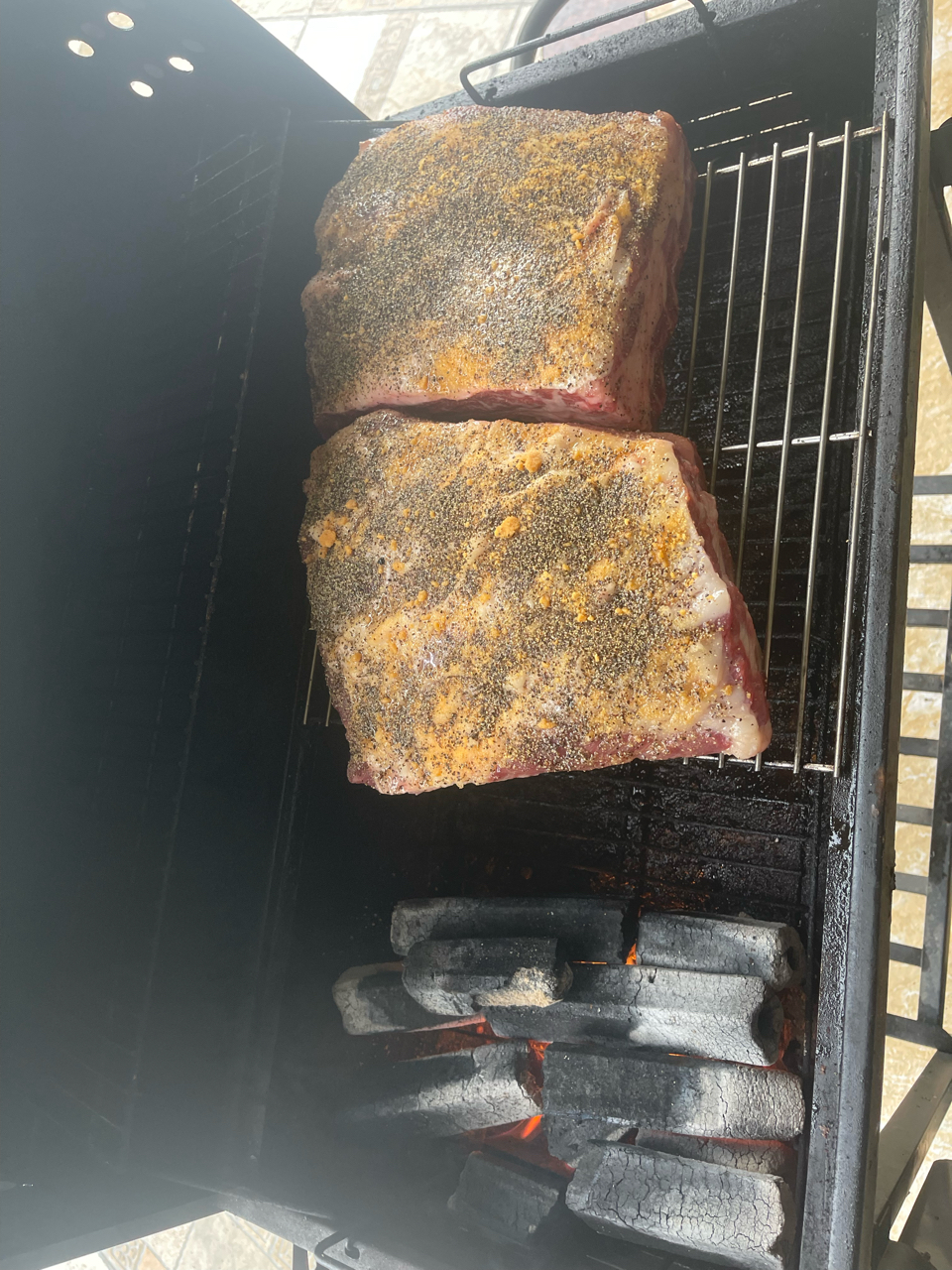 低温慢烤一个牛肋排.