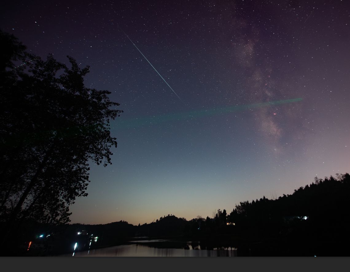 流星雨2021年4月流星雨图片