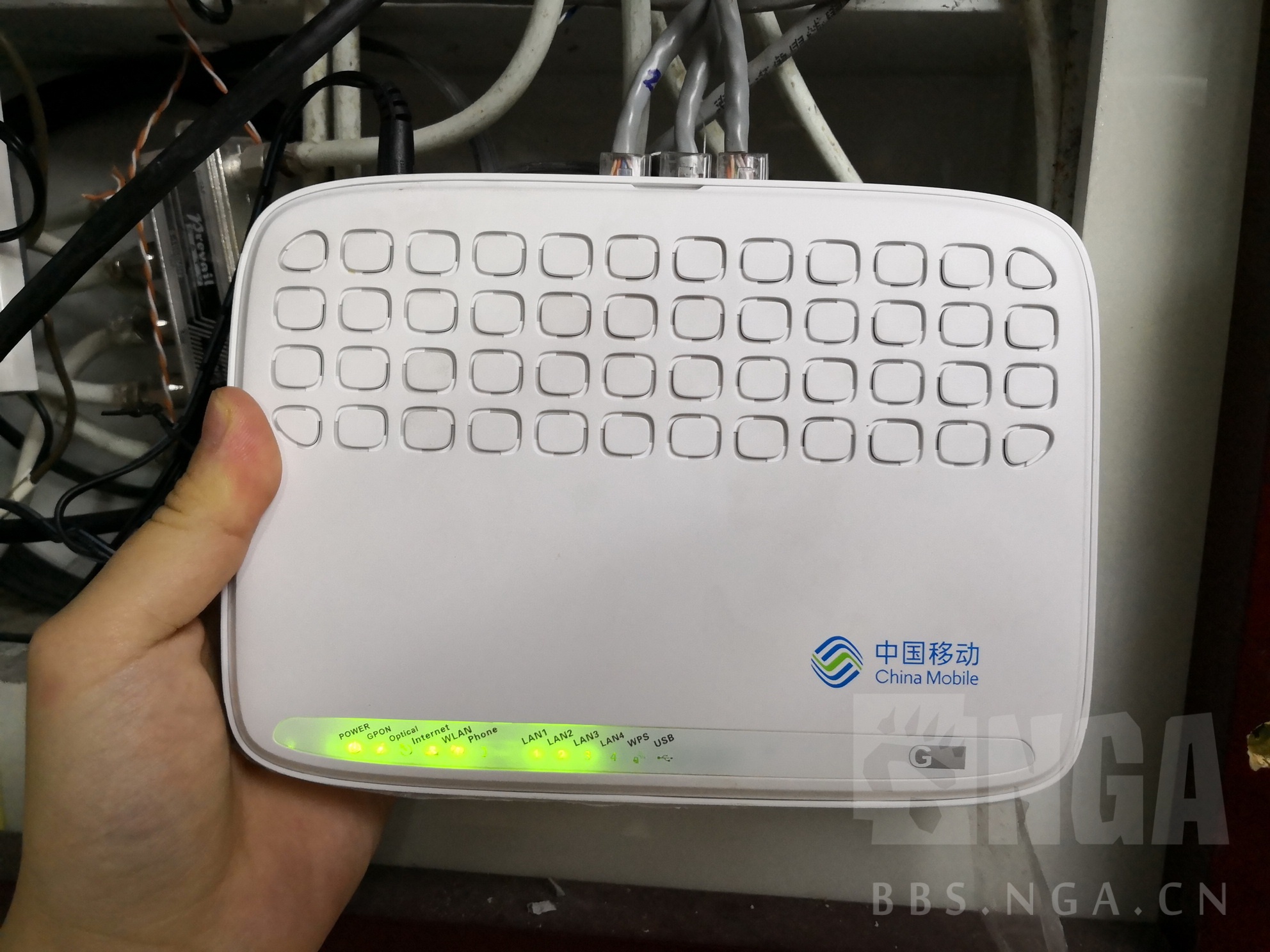 移动宽带默认是光猫拨号的，怎么设置成让自己的路由器拨号？ 听说如果设备很多的话，光猫的负担会很大？ 178