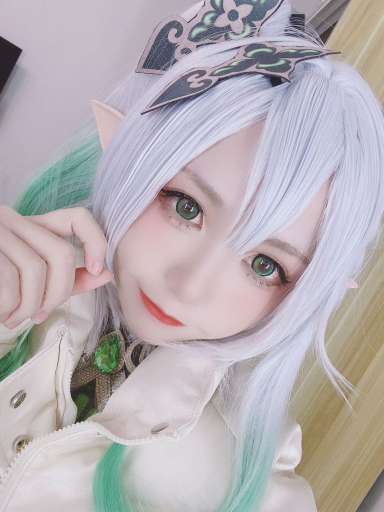 Experience Aliceholic13 free access