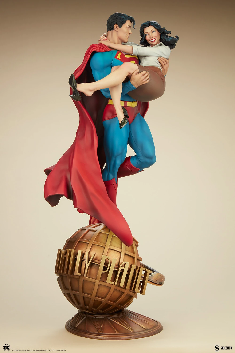 新闻资讯] Sideshow : 超人与露易丝SUPERMAN AND LOIS LANE 雕像